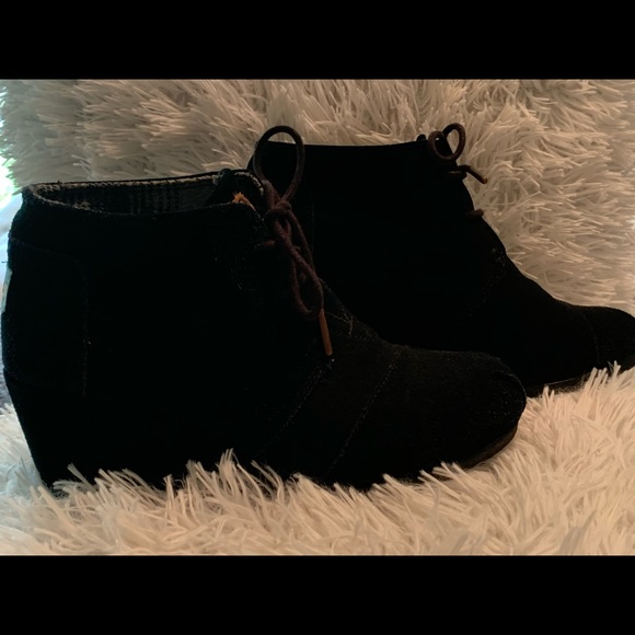 TOMS Black Suede Wedges SIZE 7 - Picture 3 of 6
